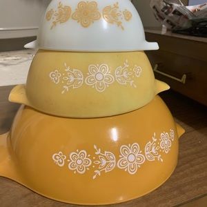 Cinderella stacking bowls